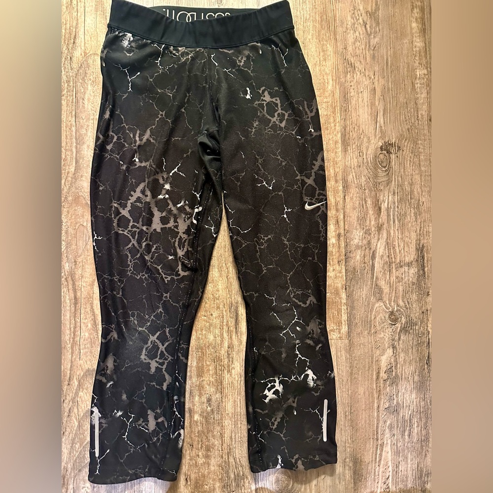 Nike Dri- Fit Ankle Crop Leggings- Size S
